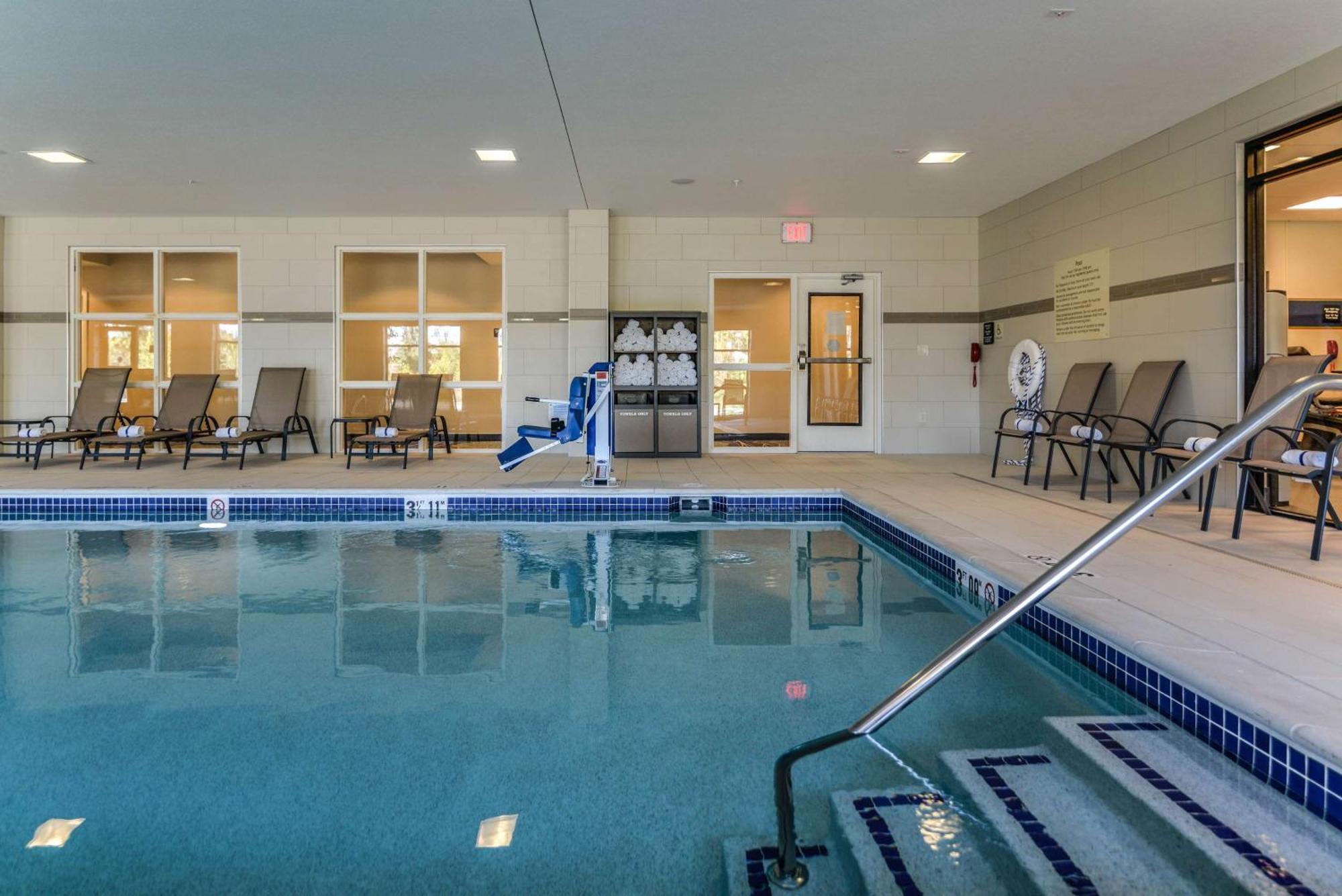 Hampton Inn Brighton Mi Exterior photo
